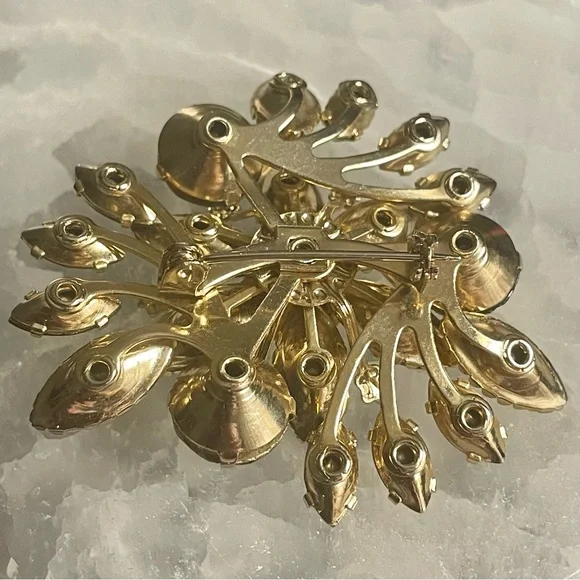 ☀️SOLD☀️ Beau Vintage Floral Brooch with Amber and Brown AB Stones Unsigned - Picture 4 of 5
